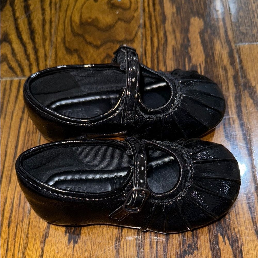 Zara Black Dress Shoes with Strap and Glossy Finish